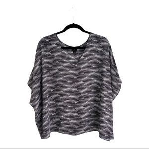 Worthington Black and White V Neck Patterned Top